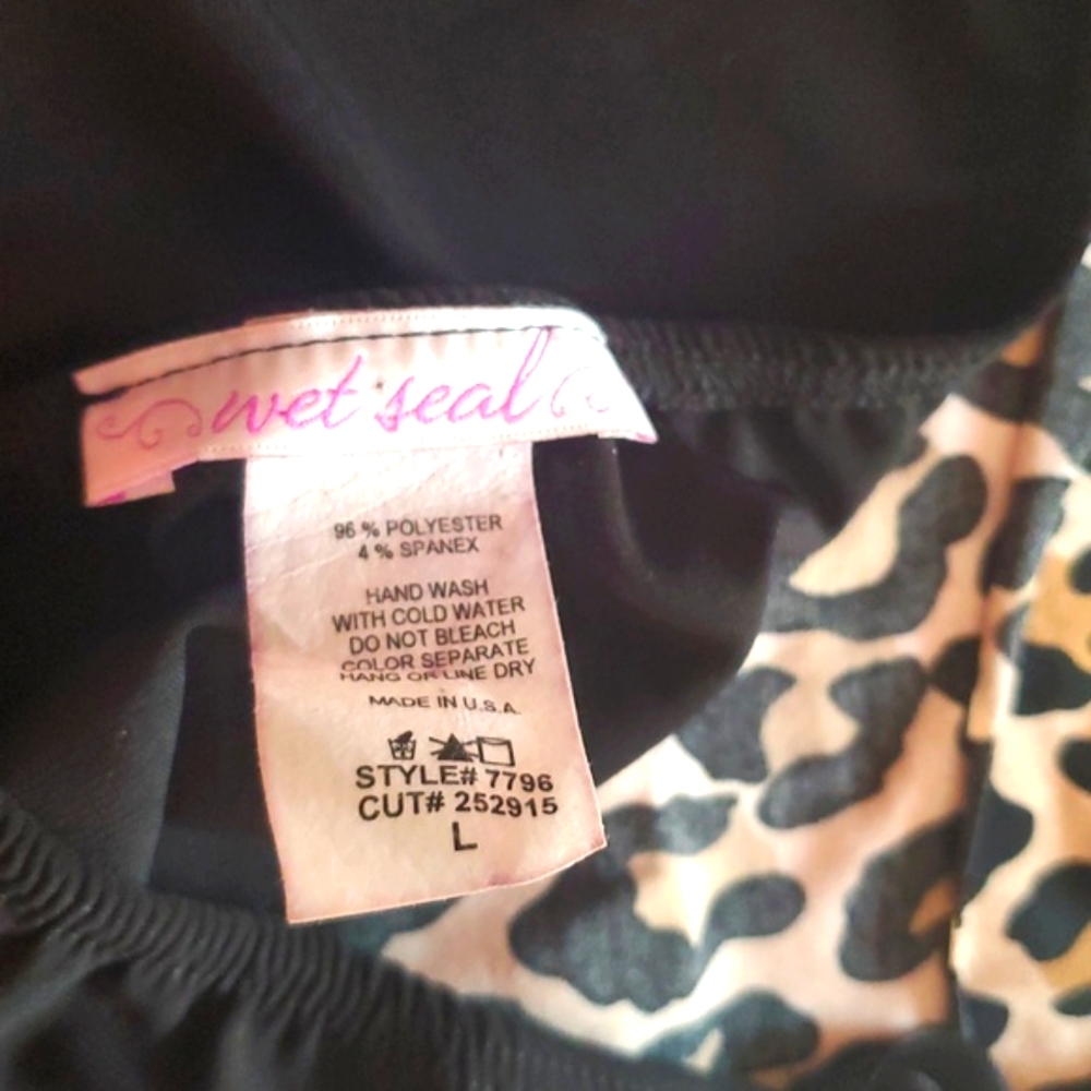 Wet Seal Leopard Print Mini Halter Top with Gold Belt - Picture 2 of 5